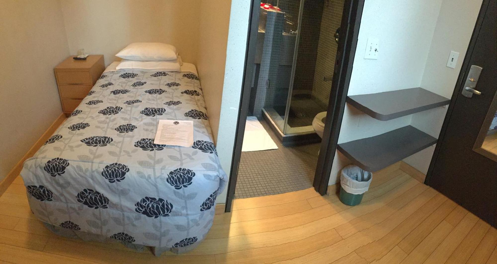 Single Room Single Bed Private Bathroom