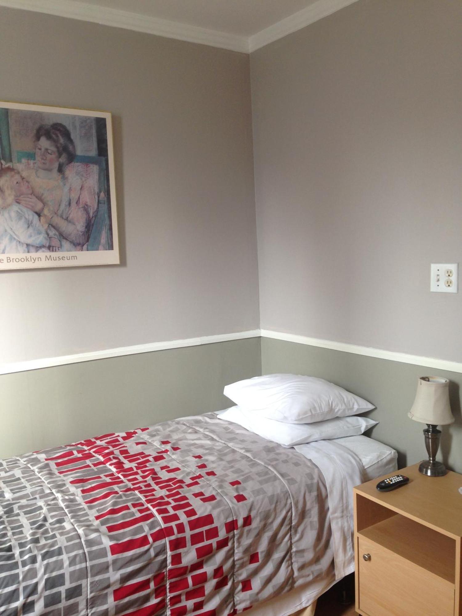 Single Room Single Bed Private Bathroom