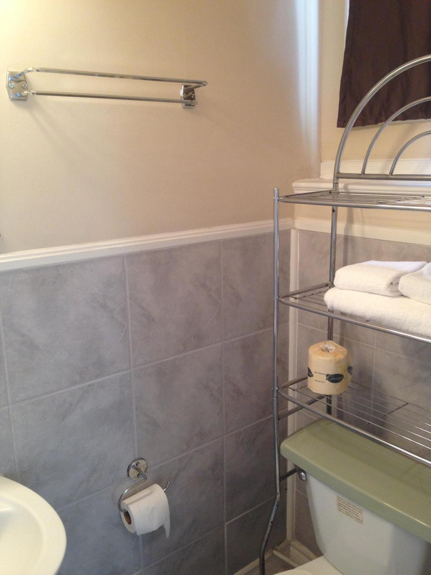 Single Room Single Bed Private Bathroom